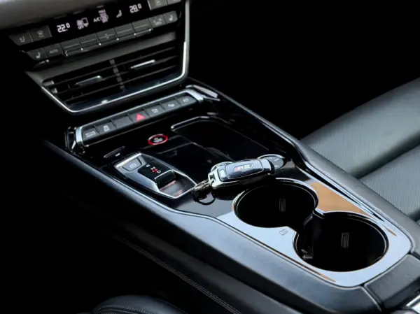 Audi e-tron GT quattro 99