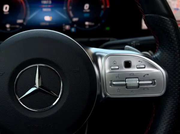 Mercedes-Benz GLA 250 e 8G-DCT AMG Line 13