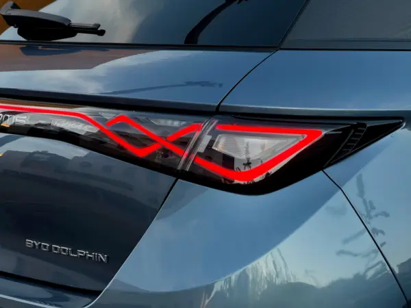 BYD Dolphin 60.4 kWh Design 8