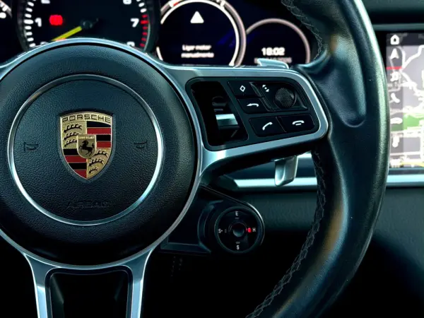 Porsche Panamera 4 E-Hybrid 13