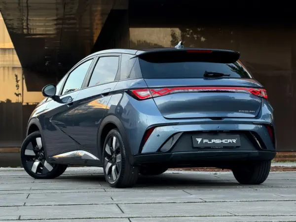 BYD Dolphin 60.4 kWh Design 38