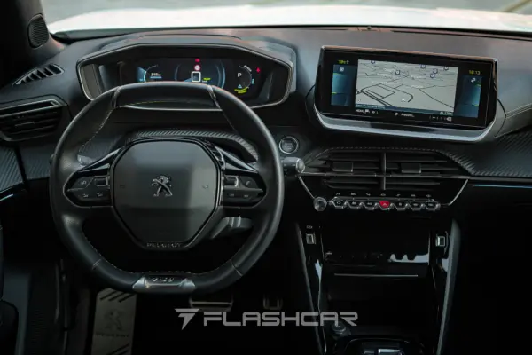 Peugeot e-2008 GT 28