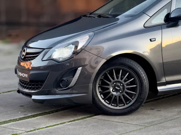 Opel Corsa 1.4 16V 7