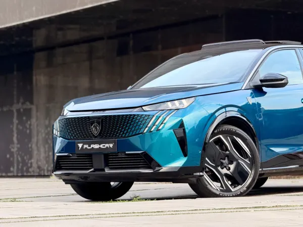 Peugeot E-3008 73 kWh GT 70