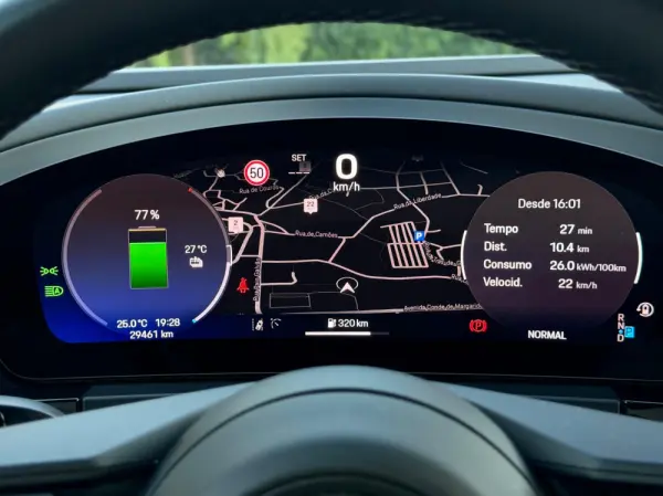 Porsche Macan Electric 43