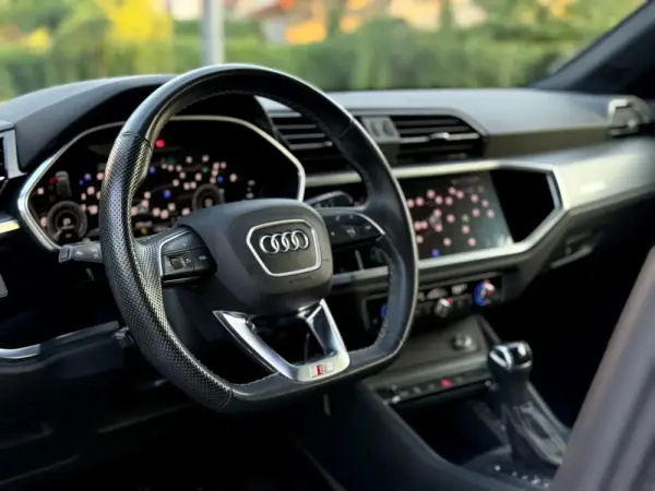 Audi Q3 Sportback 22