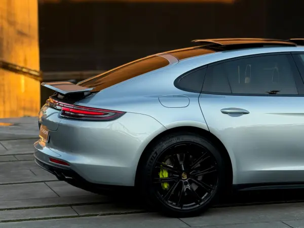 Porsche Panamera 4 E-Hybrid 25