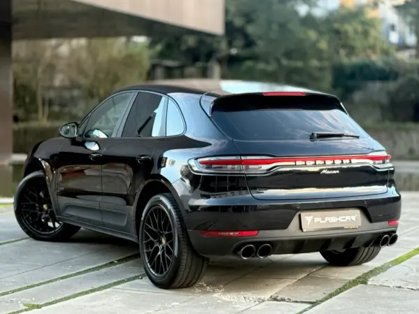 Porsche Macan Standard 24