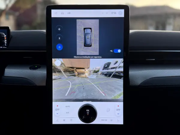 Ford Mustang Mach-E 75.7 kWh Base 4