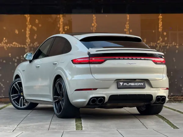 Porsche Cayenne Coupé E-Hybrid Platinum Edition 61