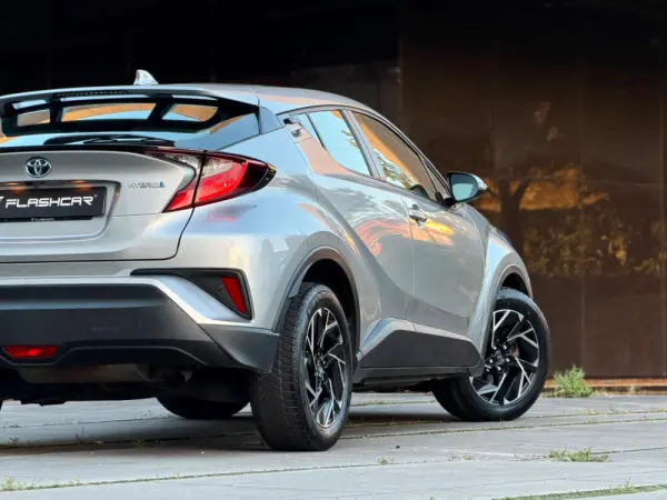 Toyota C-HR 1.8 Hybrid Exclusive 38
