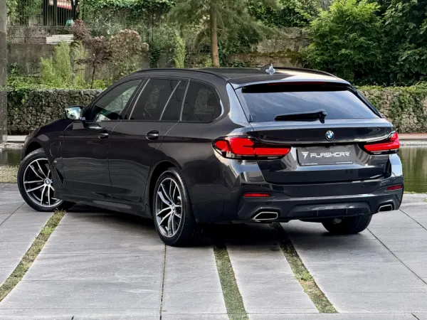 BMW 520 e Pack M 17