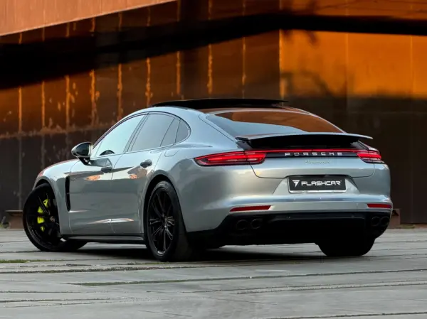 Porsche Panamera 4 E-Hybrid 36