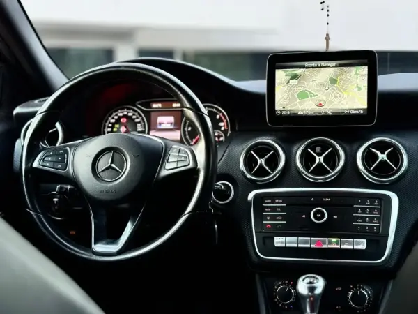 Mercedes-Benz A 180 11
