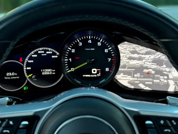Porsche Panamera 4 E-Hybrid 5