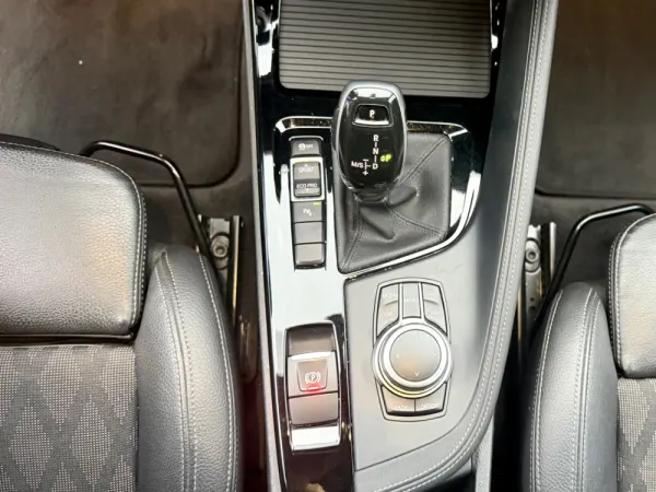 BMW X1 16 d sDrive xLine Auto 23