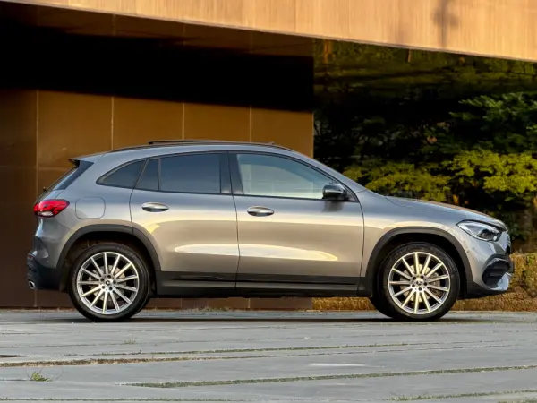 Mercedes-Benz GLA 250 e 8G-DCT AMG Line 5