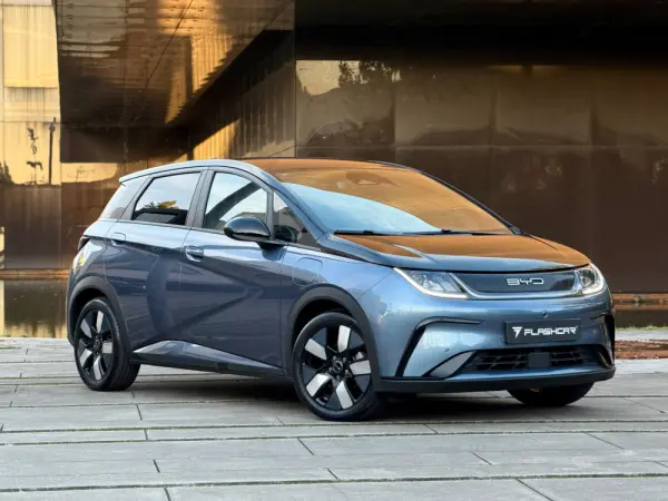 BYD Dolphin 60.4 kWh Design 28