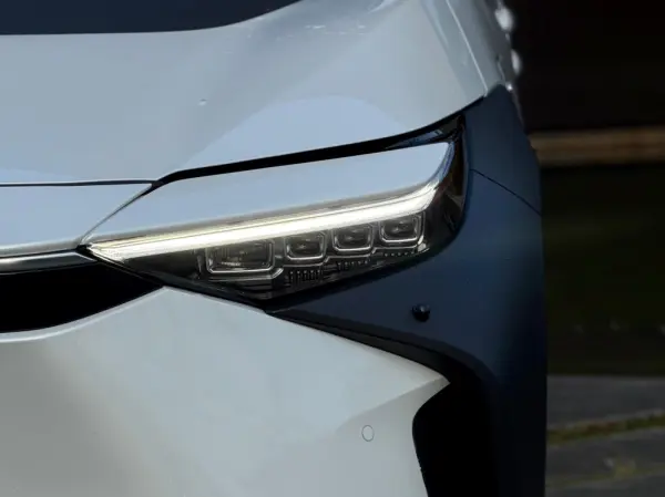 Toyota bZ4X 71,4 kWh Lounge 31