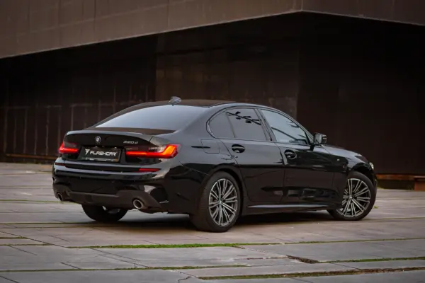 BMW 320 d Pack M Auto 3