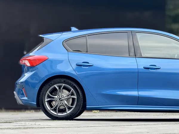 Ford Focus 1.0 EcoBoost ST-Line 7