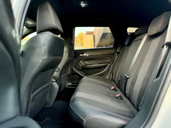 Peugeot 308 SW 1.5 BlueHDi GT Line 31