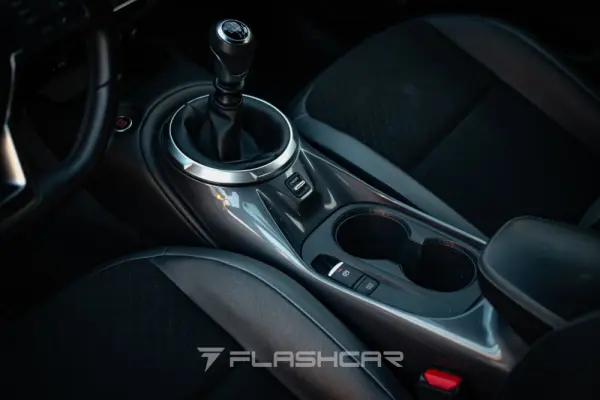 Nissan Juke 1.0 DIG-T N-Design Black 10