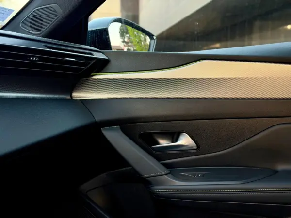 Peugeot 308 1.6 Hybrid GT Pack e-EAT8 43