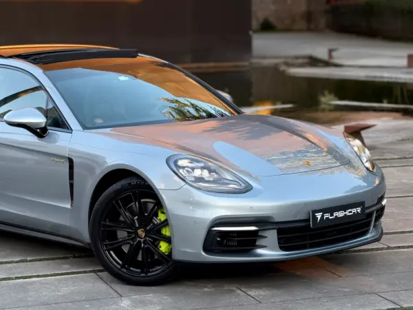 Porsche Panamera 4 E-Hybrid 26