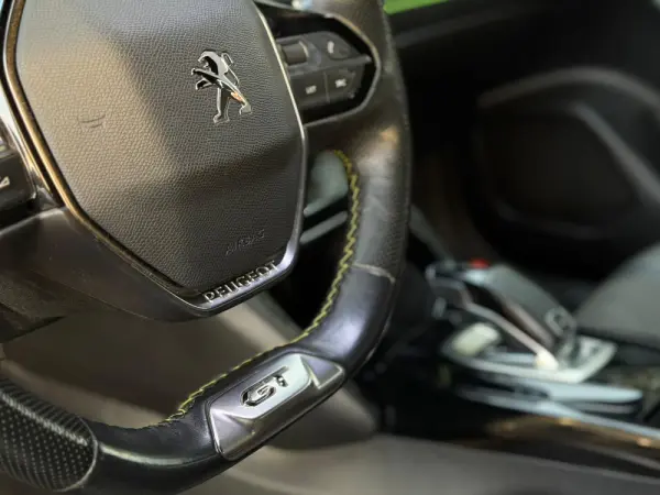 Peugeot 2008 1.2 PureTech GT EAT8 40