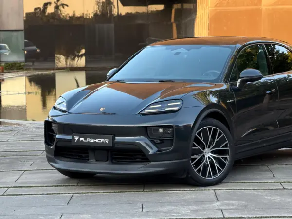 Porsche Macan Electric 31