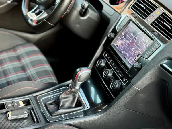 Volkswagen Golf 13