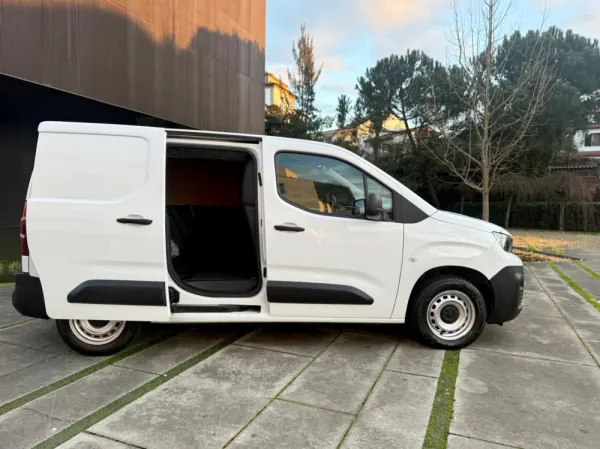 Peugeot Partner 2l comercial 9