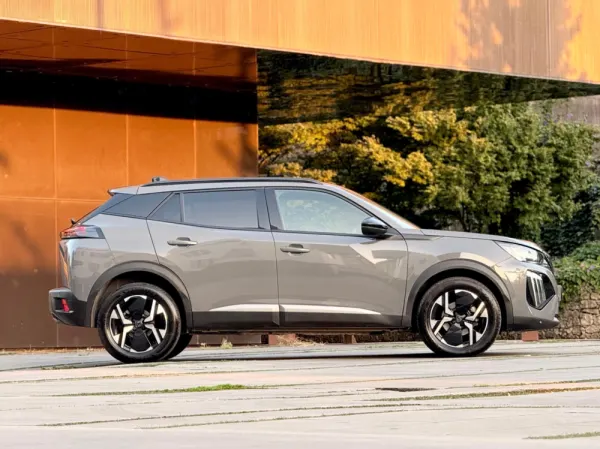 Peugeot 2008 1.2 PureTech Allure Pack 30