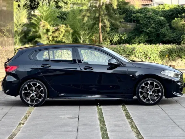 BMW 118 i Pack Desportivo M Auto 16