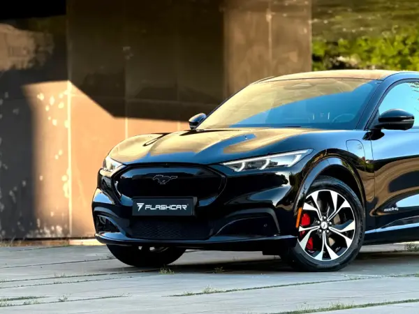 Ford Mustang Mach-E 75.7 kWh AWD RSK 28