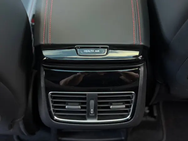 Maxus Euniq 6 Standard 8