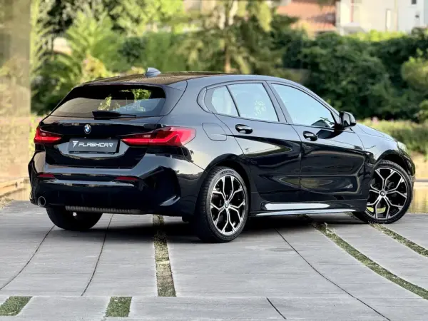 BMW 118 i Pack Desportivo M Auto 19