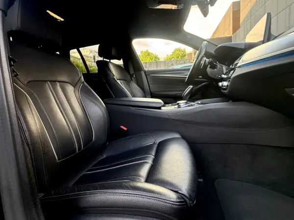 BMW 520 e Pack M 28