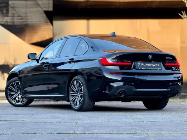 BMW 320 e Pack Desportivo M Auto 22