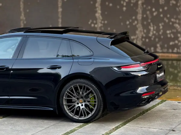 Porsche Panamera Sport Turismo 4 E-Hybrid Platinum Edition PDLS 50