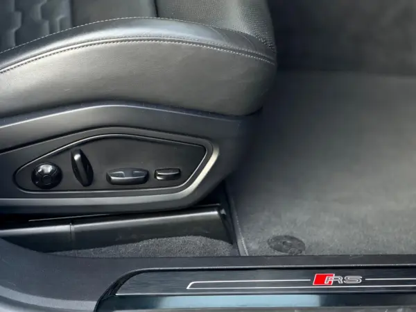 Audi e-tron GT quattro 36