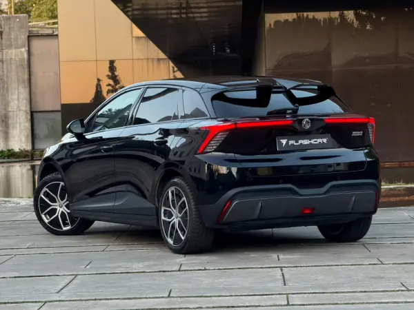 MG MG4 64 kWh Luxury 5