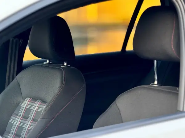 Volkswagen Golf 48