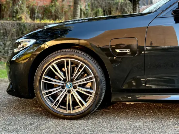 BMW 320 e Pack Desportivo M Auto 15
