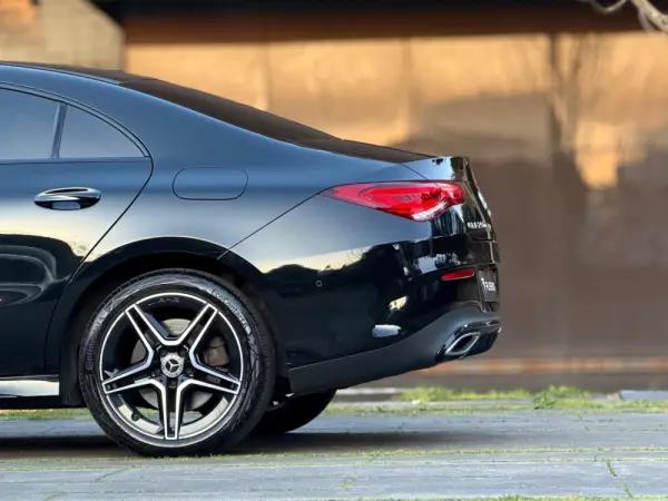 Mercedes-Benz CLA 250 e 8G-DCT AMG Line 18