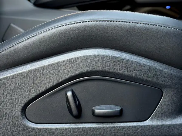 Porsche Macan Electric 49