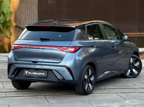BYD Dolphin 60.4 kWh Design 9