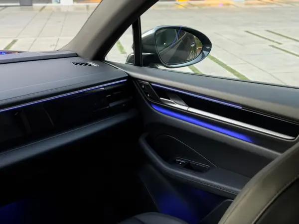 Porsche Macan Electric 9