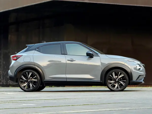 Nissan Juke 1.0 DIG-T N-Design Black 30